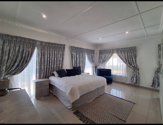 4 BEDROOM FREESTANDING FOR SALE IN FLAMWOOD